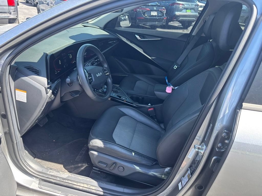 Used 2023 Kia Niro EX FWD image 14