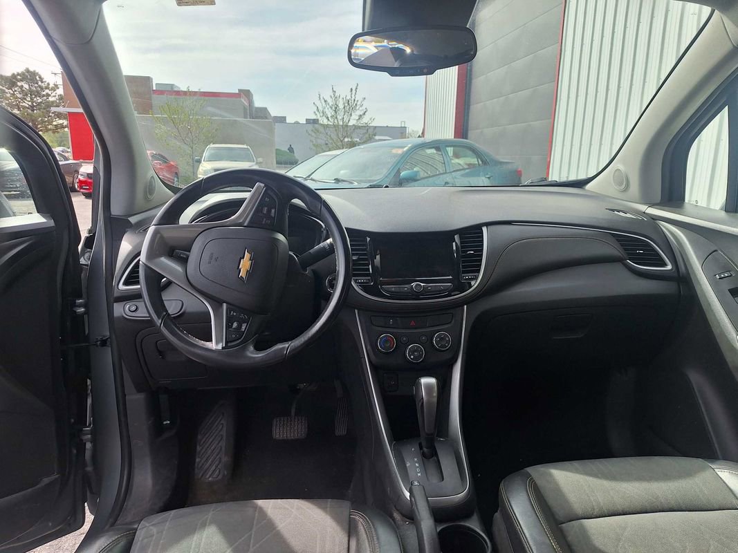 Used 2019 Chevrolet Trax LT w/ LT Convenience Package AWD/4WD image 13