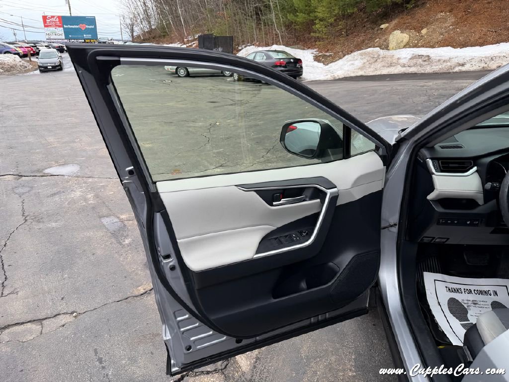 Used 2019 Toyota RAV4 XLE w/ Convenience Package AWD/4WD image 6