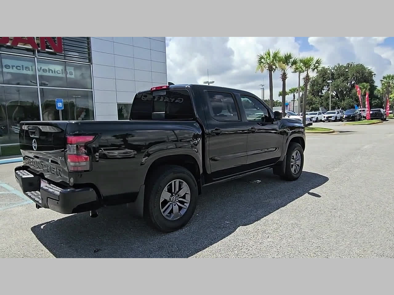 Used 2025 Nissan Frontier SV w/ SV Convenience Package AWD/4WD image 34