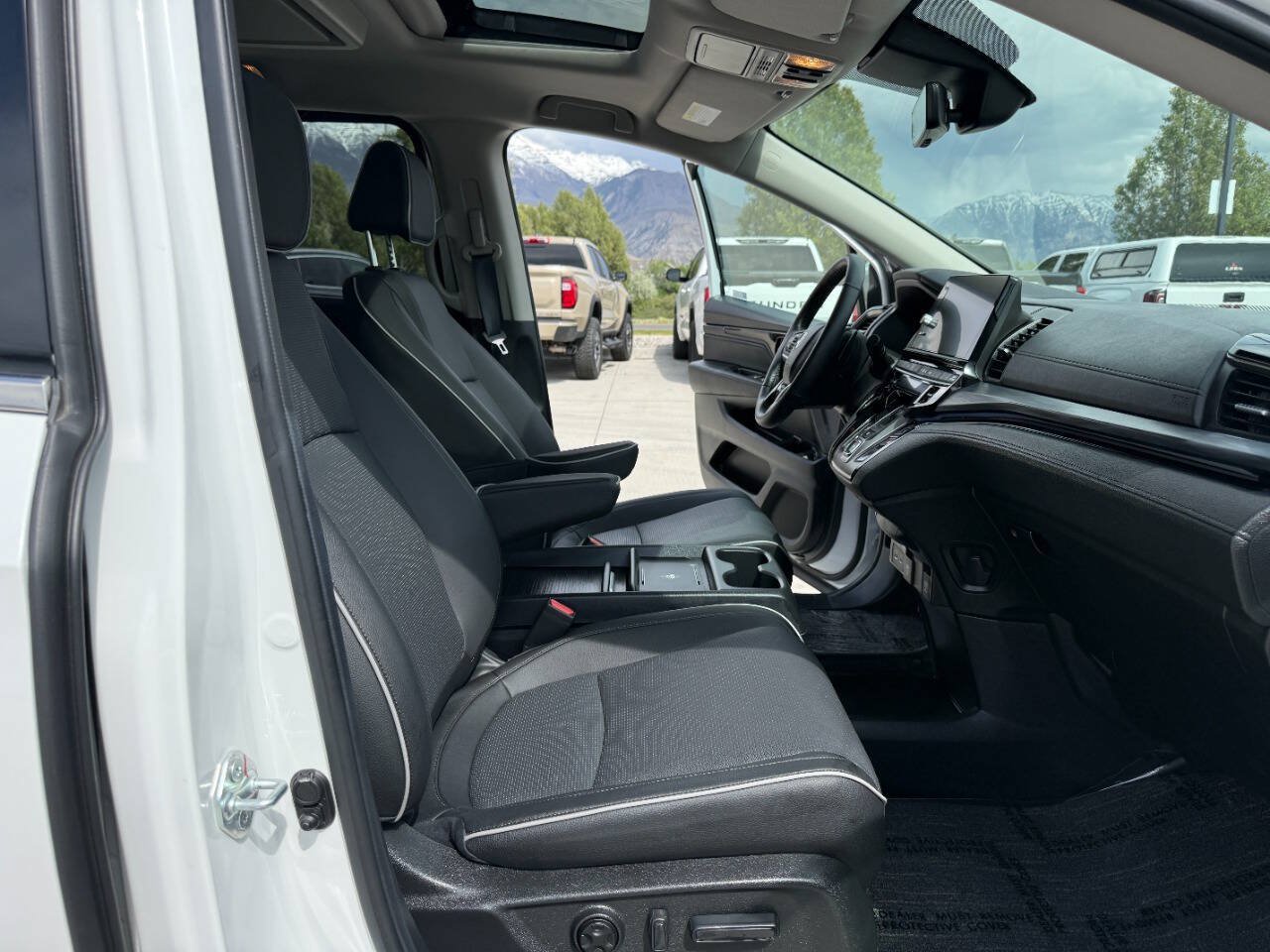 Used 2026 Honda Odyssey Elite image 27