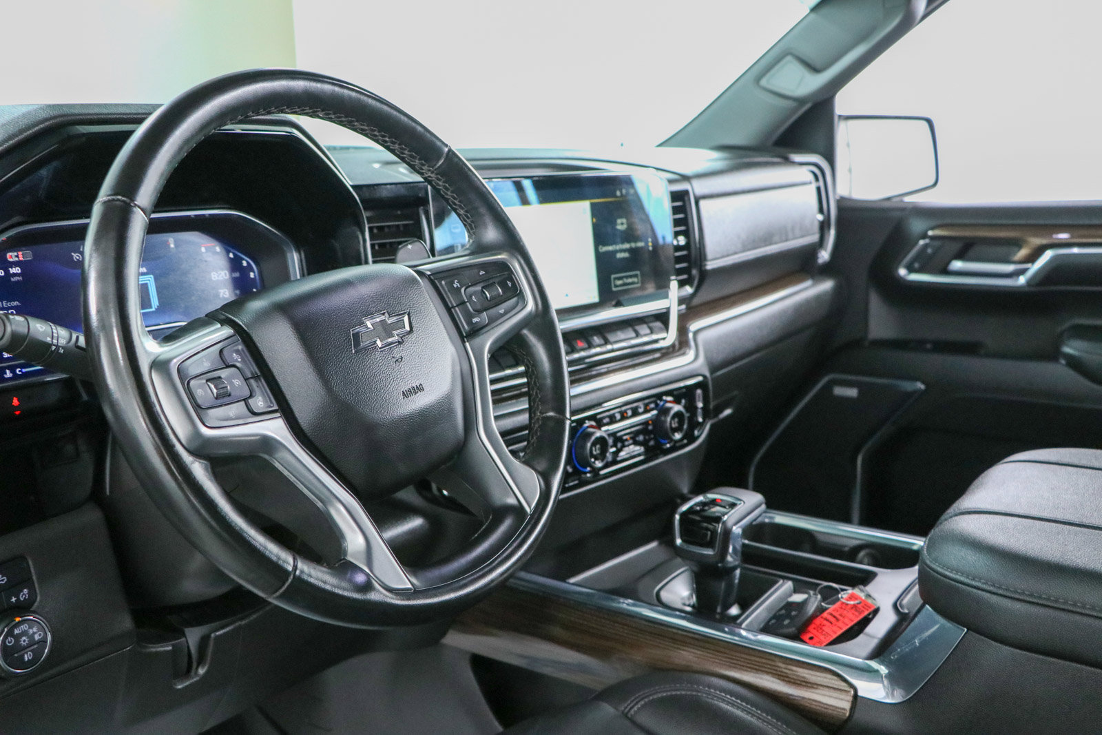 Used 2024 Chevrolet Silverado 1500 LT Trail Boss w/ Convenience Package II AWD/4WD image 25