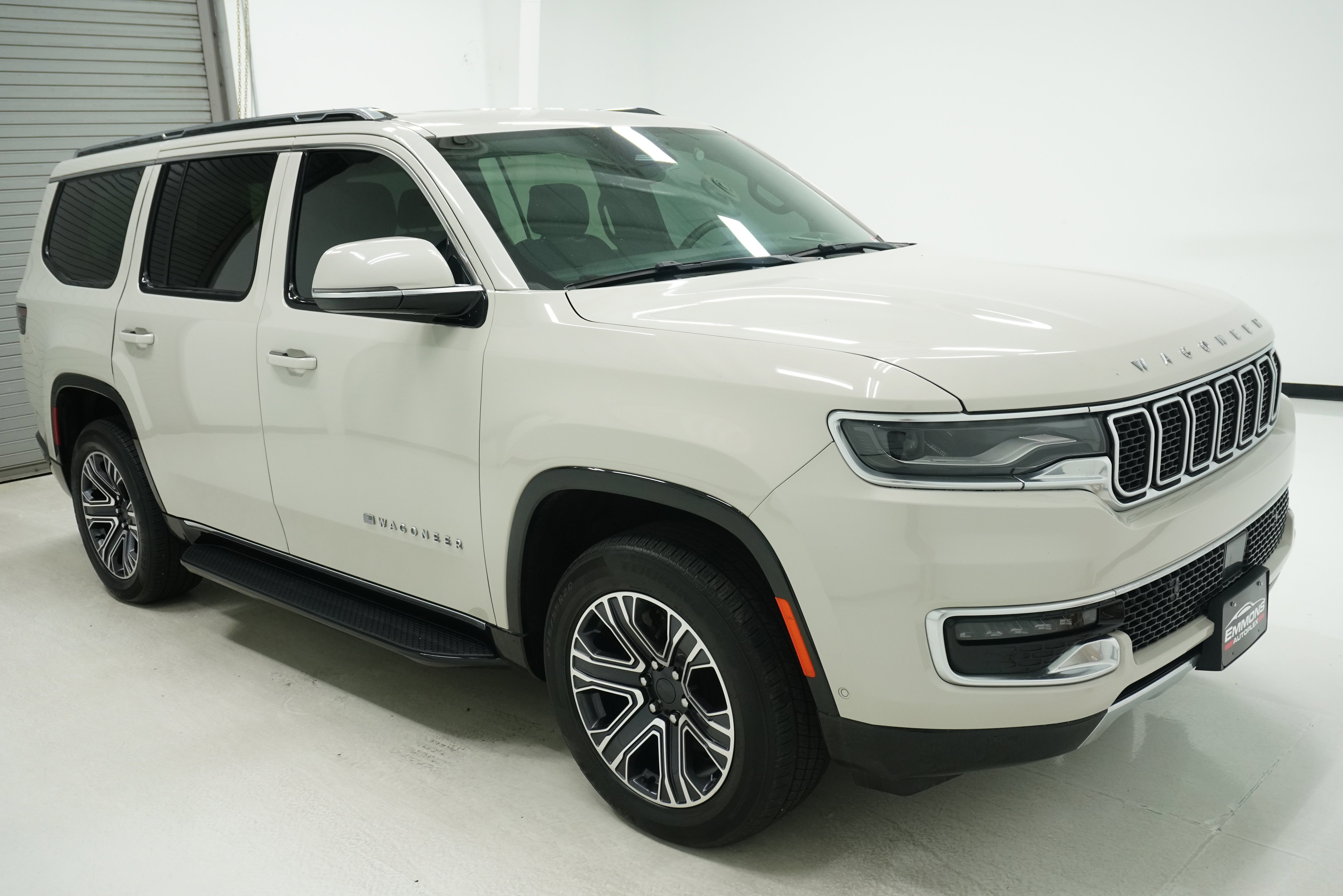 Used 2022 Jeep Wagoneer Series III AWD/4WD image 3