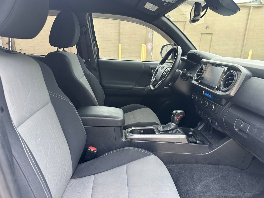 Used 2021 Toyota Tacoma TRD Sport AWD/4WD image 10