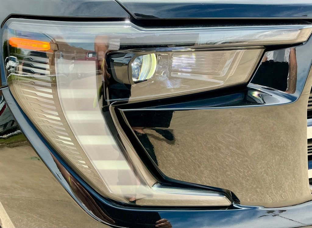 Used 2025 GMC Acadia Elevation image 8