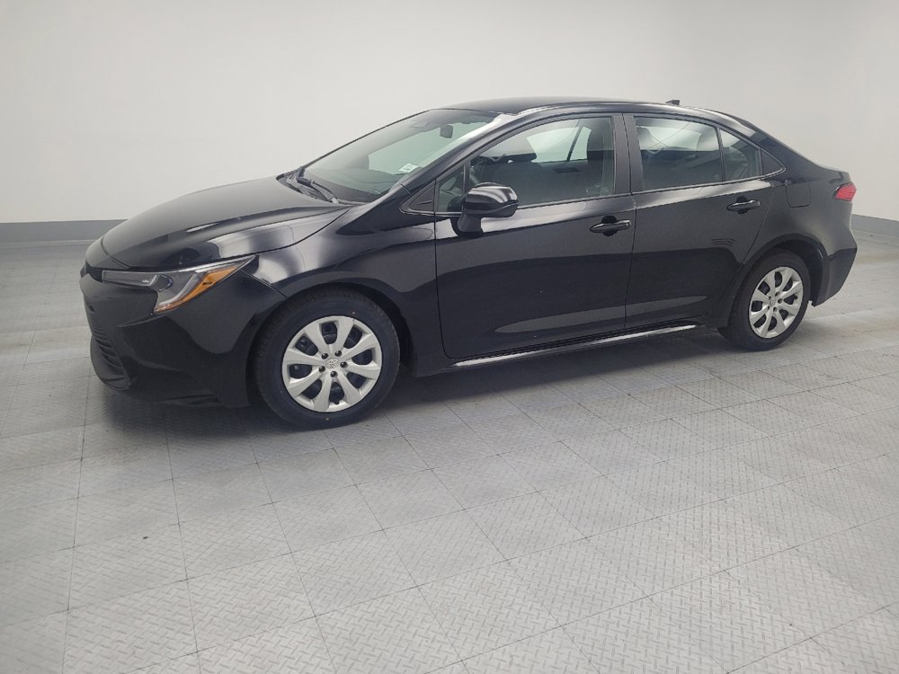 Used 2023 Toyota Corolla LE image 2