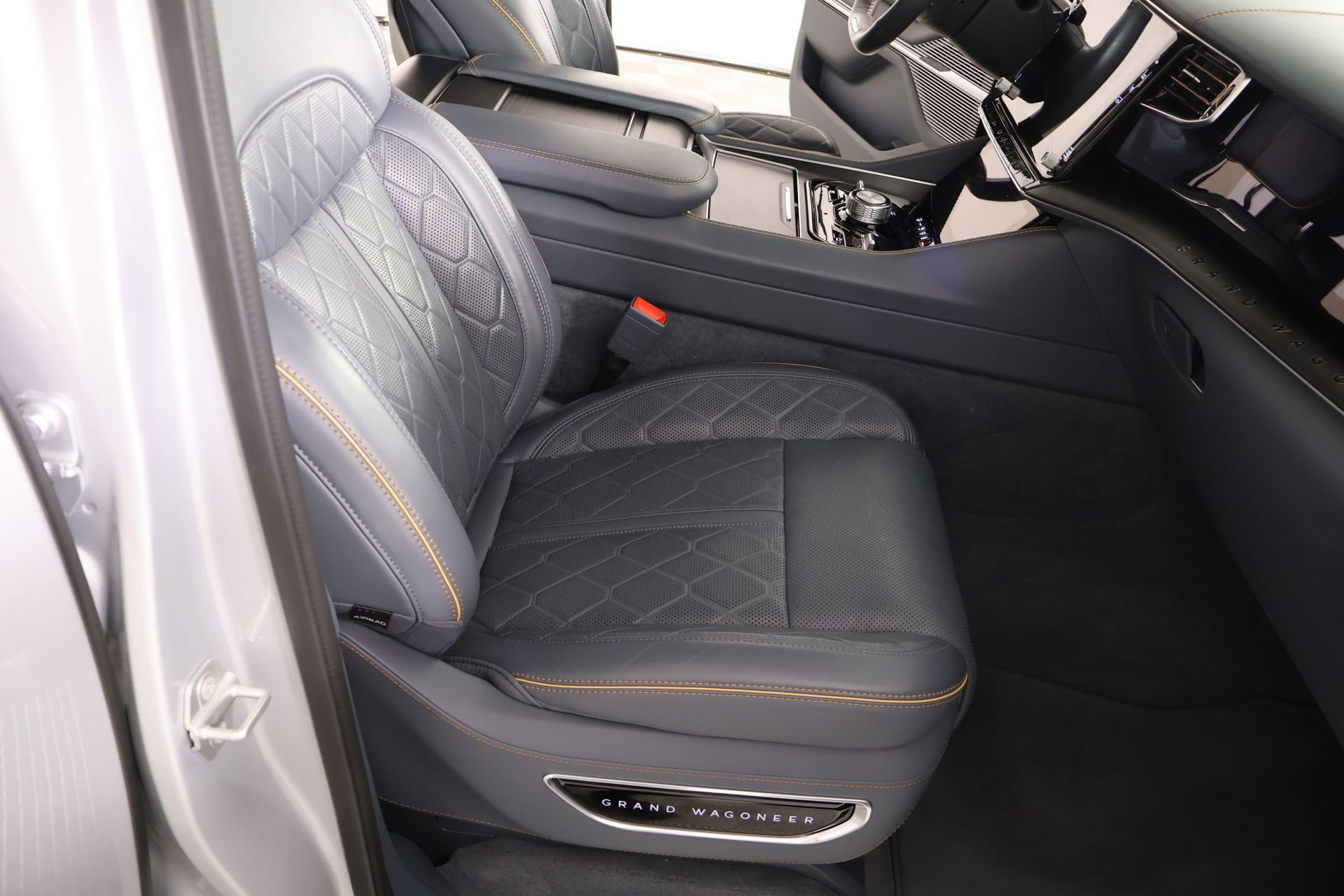 Used 2024 Jeep Grand Wagoneer L Series III w/ Rear Seat Video Group 1 image 15