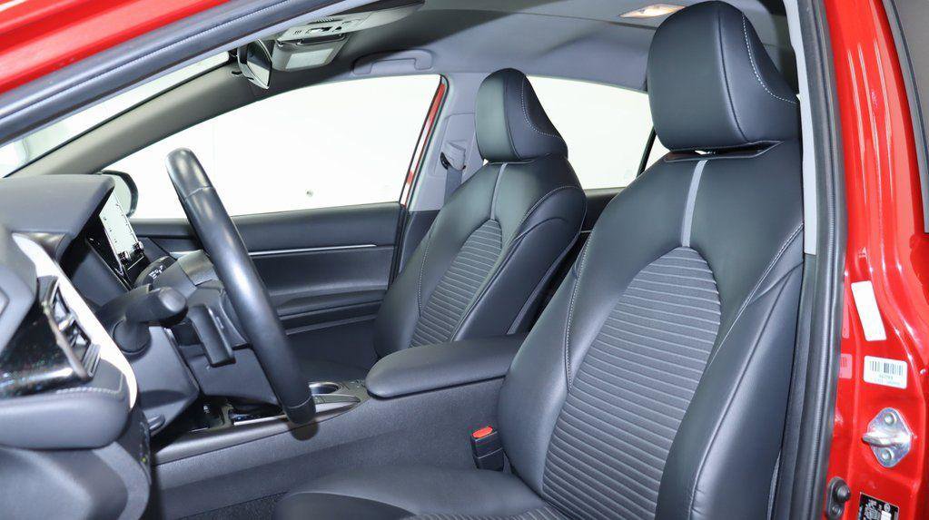 Used 2024 Toyota Camry SE w/ Cold Weather Package FWD image 21