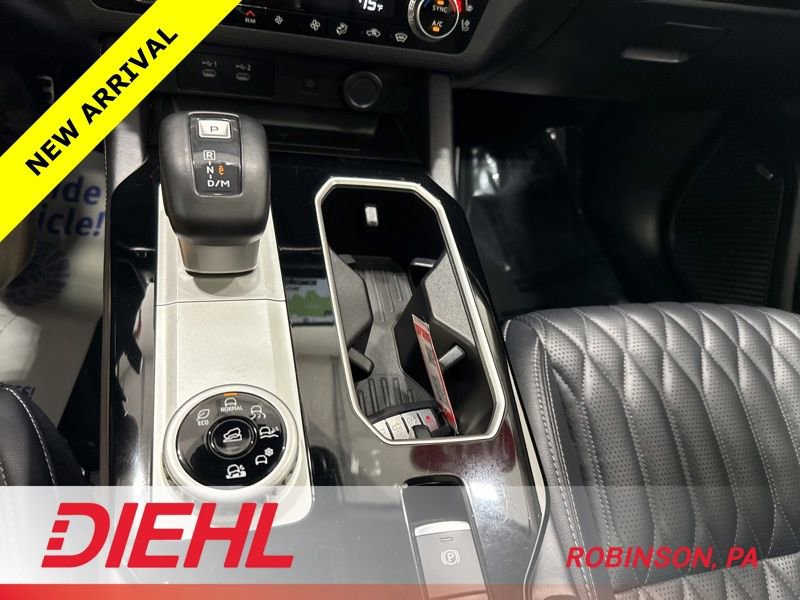 Used 2025 Mitsubishi Outlander SEL image 38