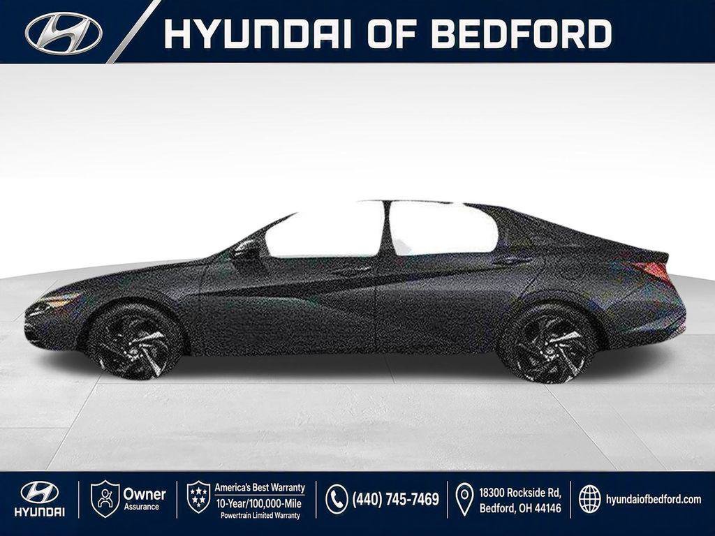 New 2026 Hyundai Elantra SEL Sport FWD image 2