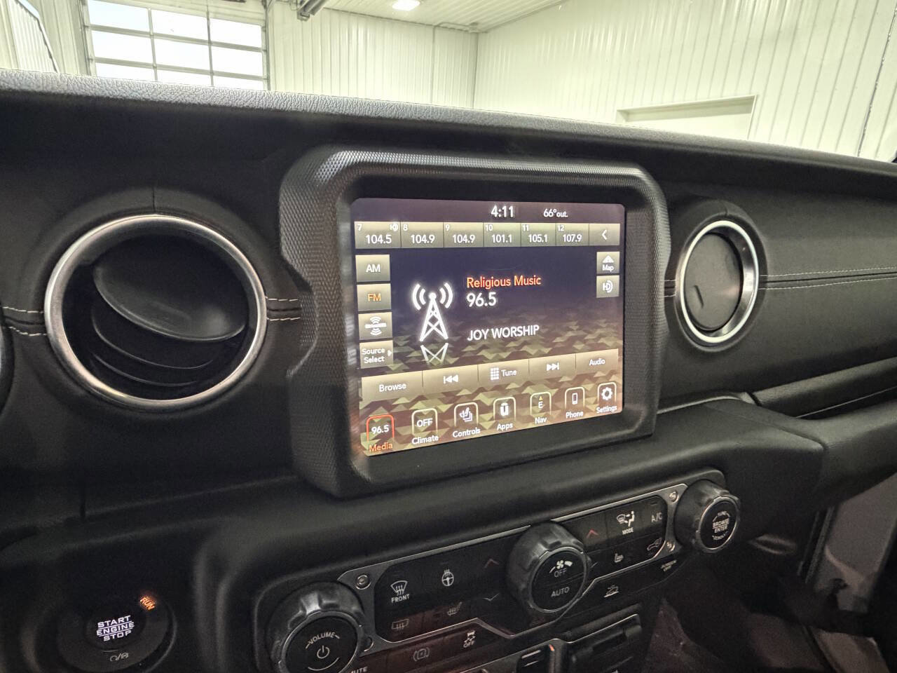 Used 2023 Jeep Wrangler Unlimited Sahara w/ Cold Weather Group image 30