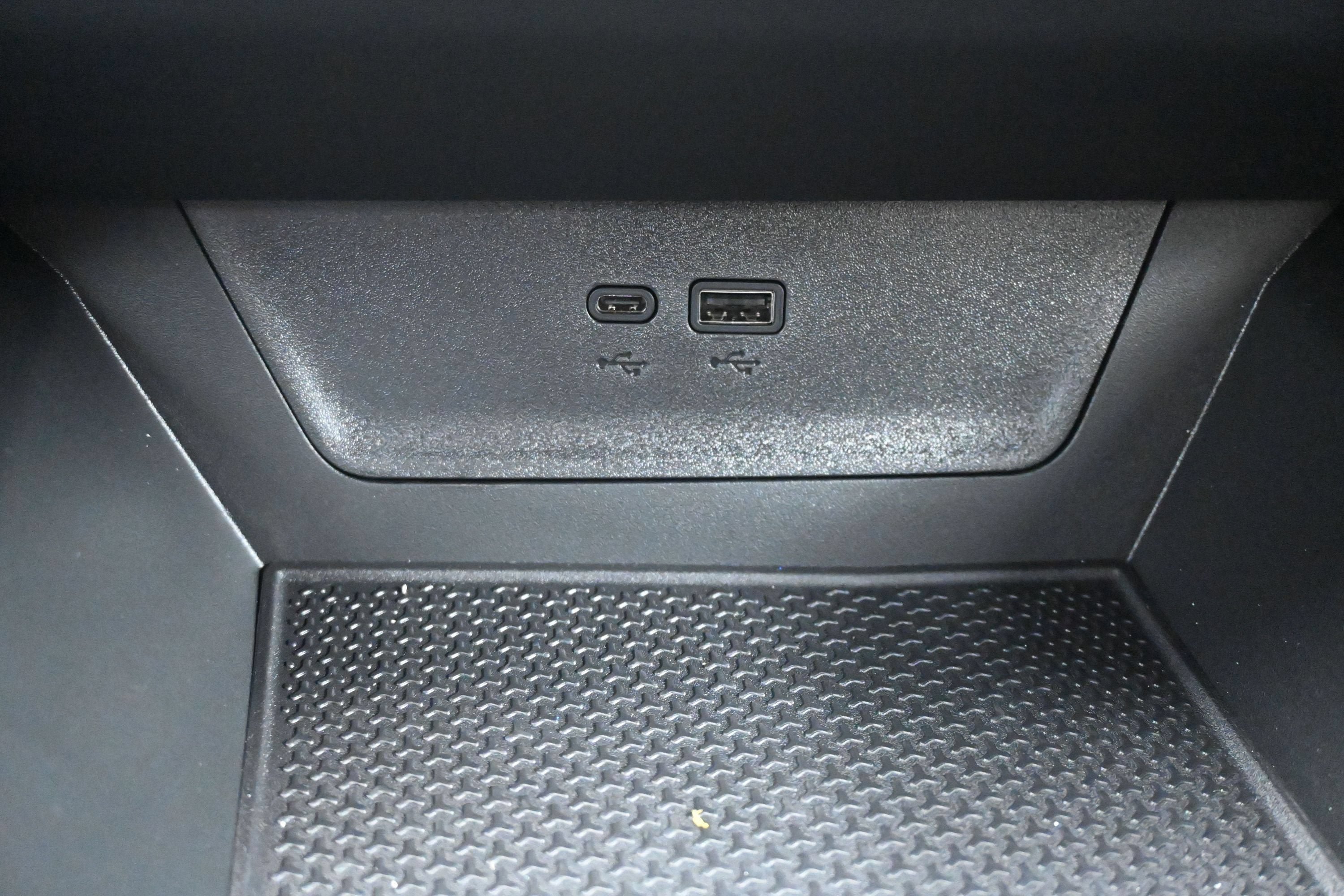 New 2027 Chevrolet Equinox LT w/ Convenience Package II FWD image 21