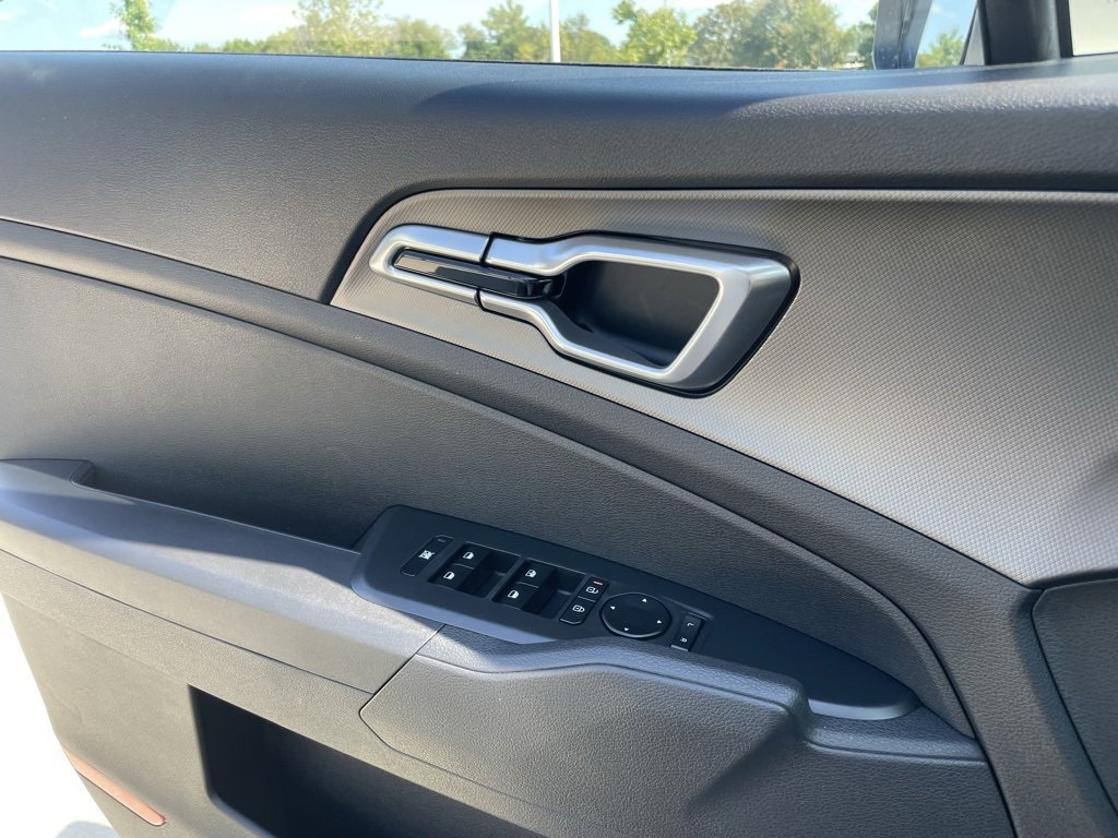 New 2026 Kia Sportage LX image 17