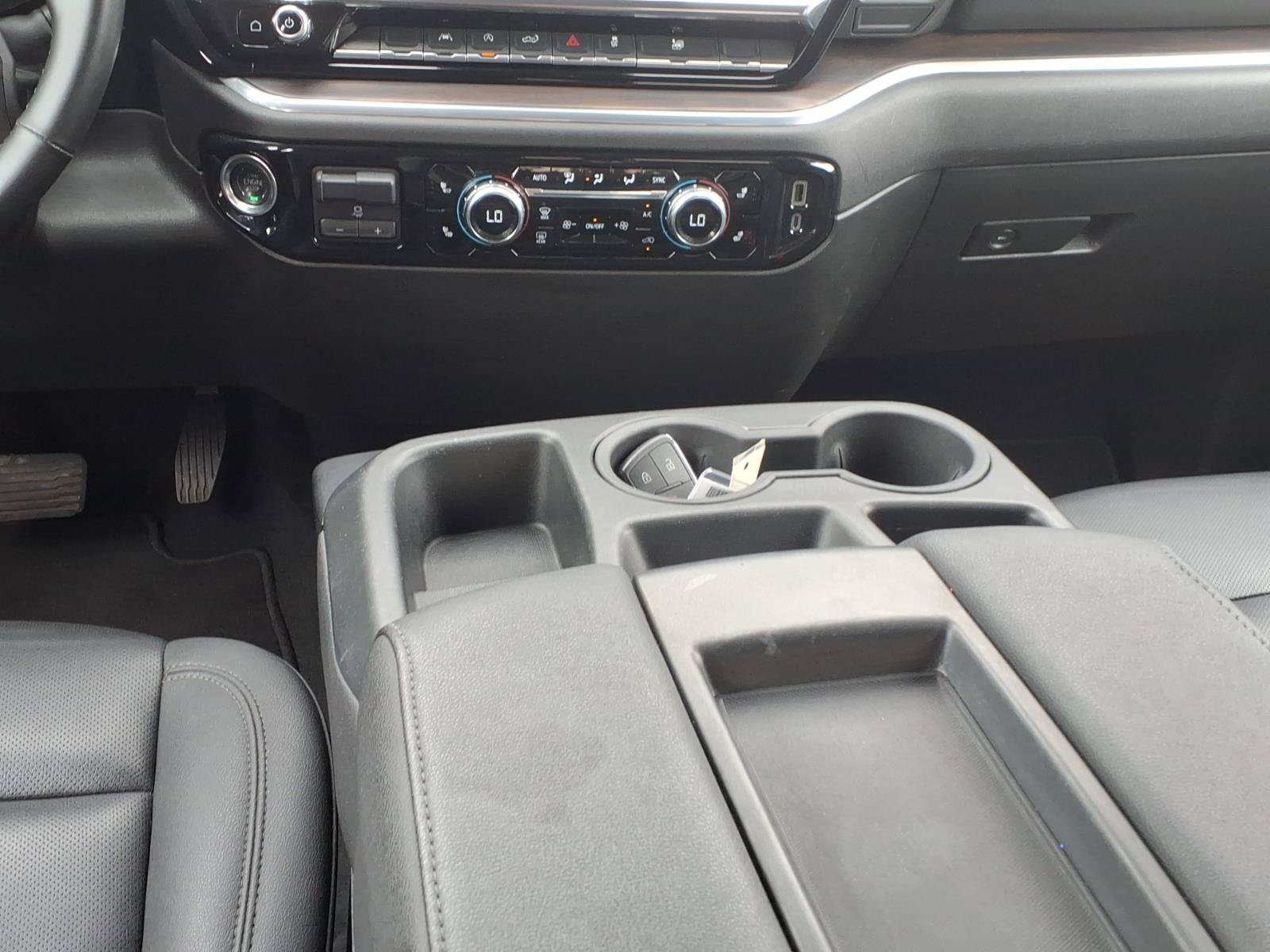 Used 2025 GMC Sierra 1500 SLT AWD/4WD image 15