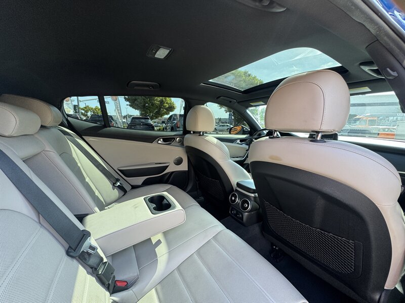 Used 2018 Kia Stinger GT2 AWD/4WD image 36