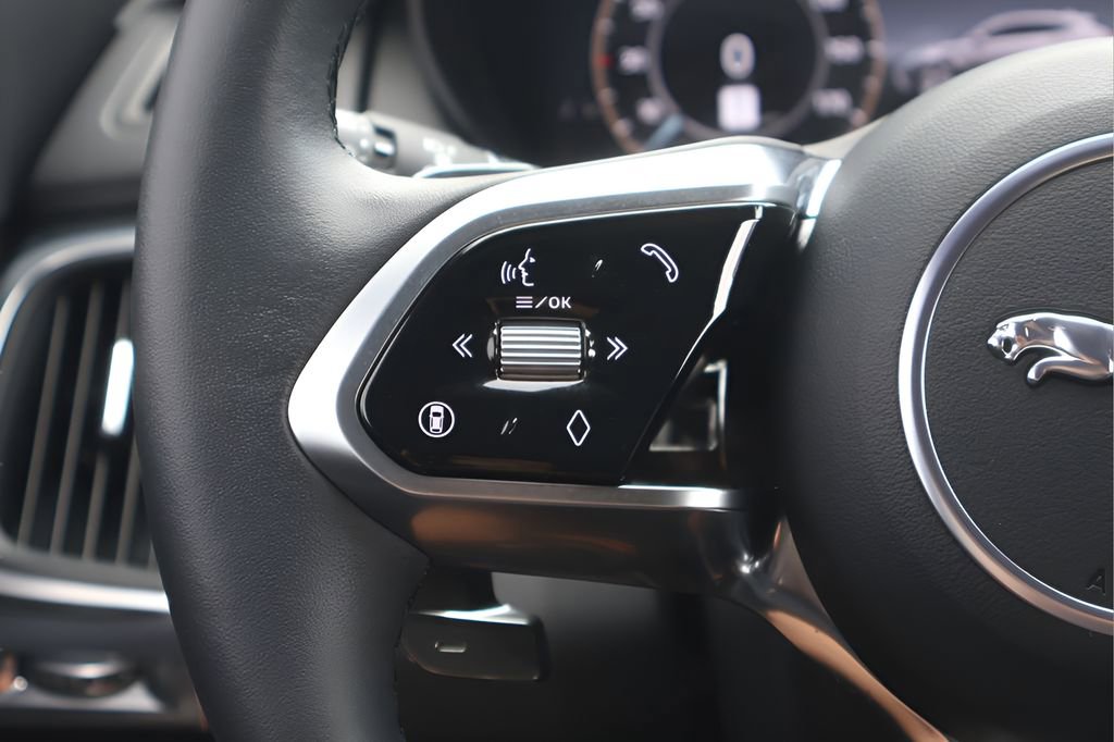 Used 2024 Jaguar E-PACE R-Dynamic SE AWD/4WD image 19