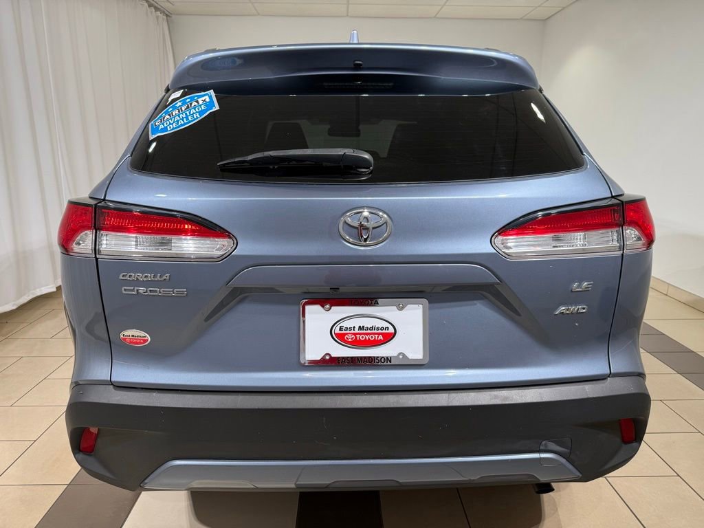 Certified 2023 Toyota Corolla Cross LE AWD/4WD image 4