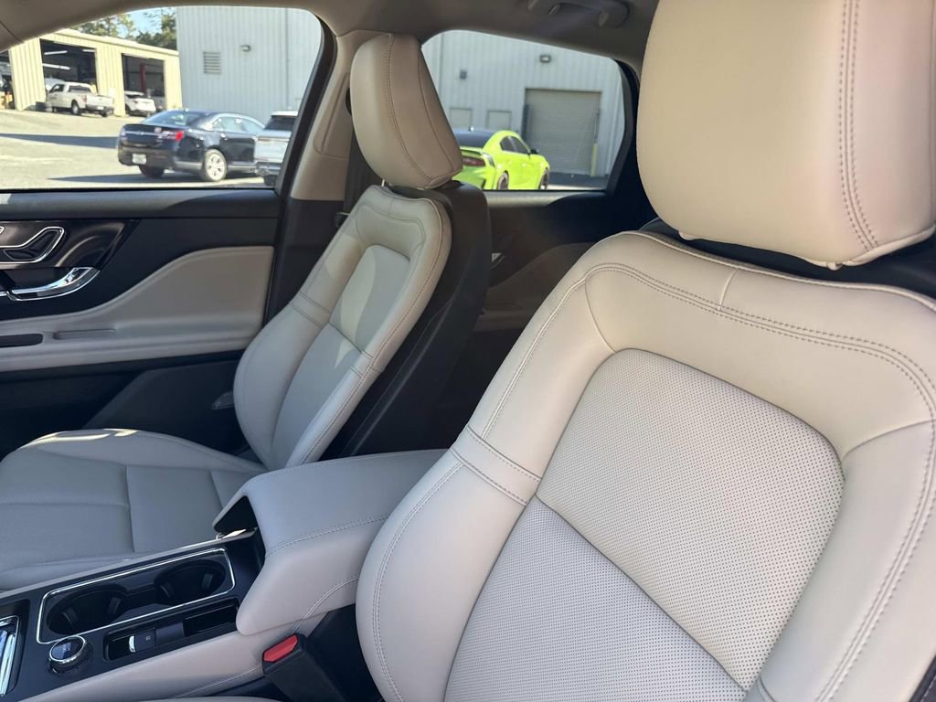 New 2026 Lincoln Corsair Premiere image 21