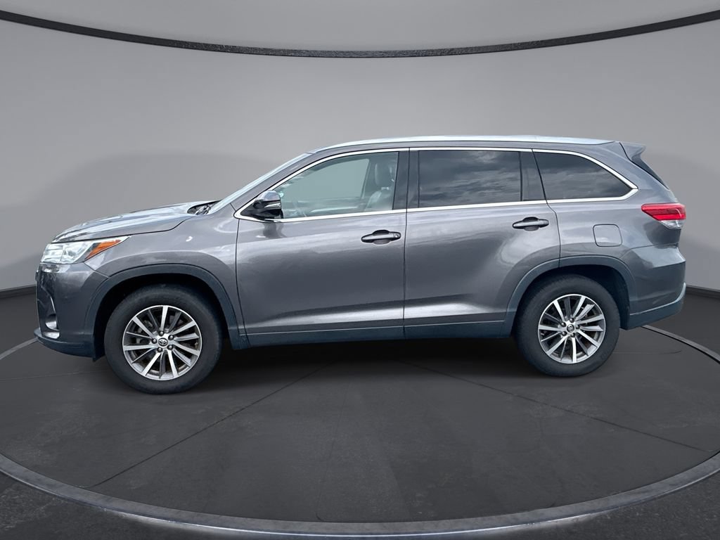Used 2019 Toyota Highlander XLE FWD image 5