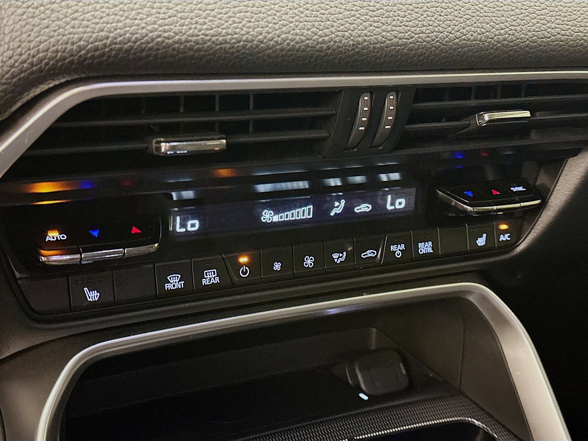 Used 2024 MAZDA CX-90 3.3 Turbo w/ Preferred Plus image 24