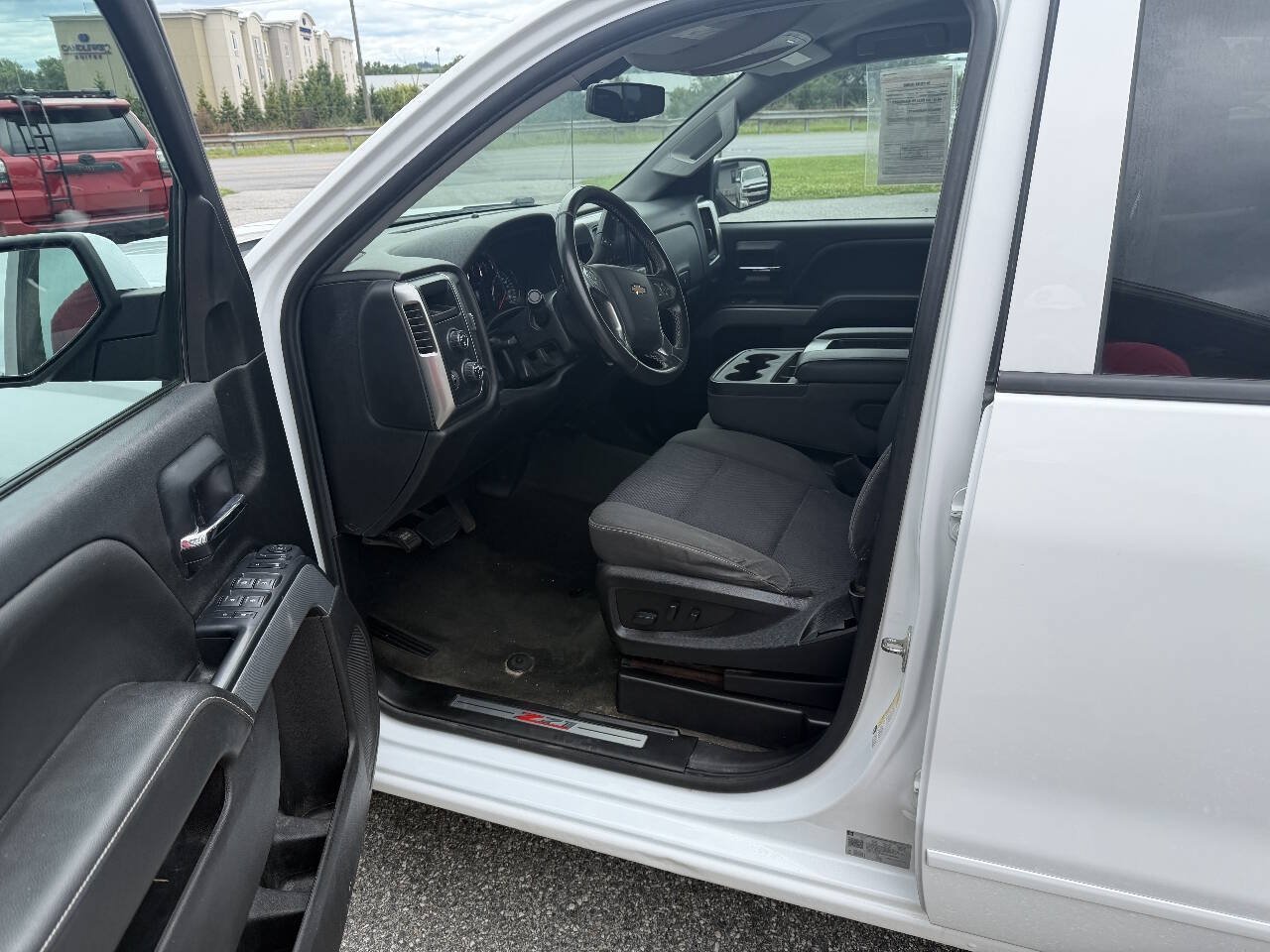 Used 2018 Chevrolet Silverado 1500 LT w/ All Star Edition AWD/4WD image 10