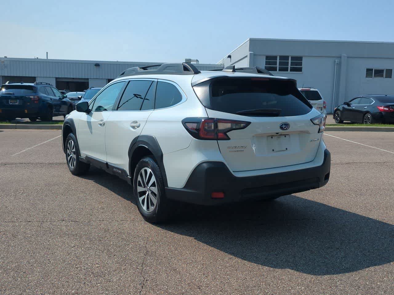 Certified 2024 Subaru Outback Premium AWD/4WD image 4