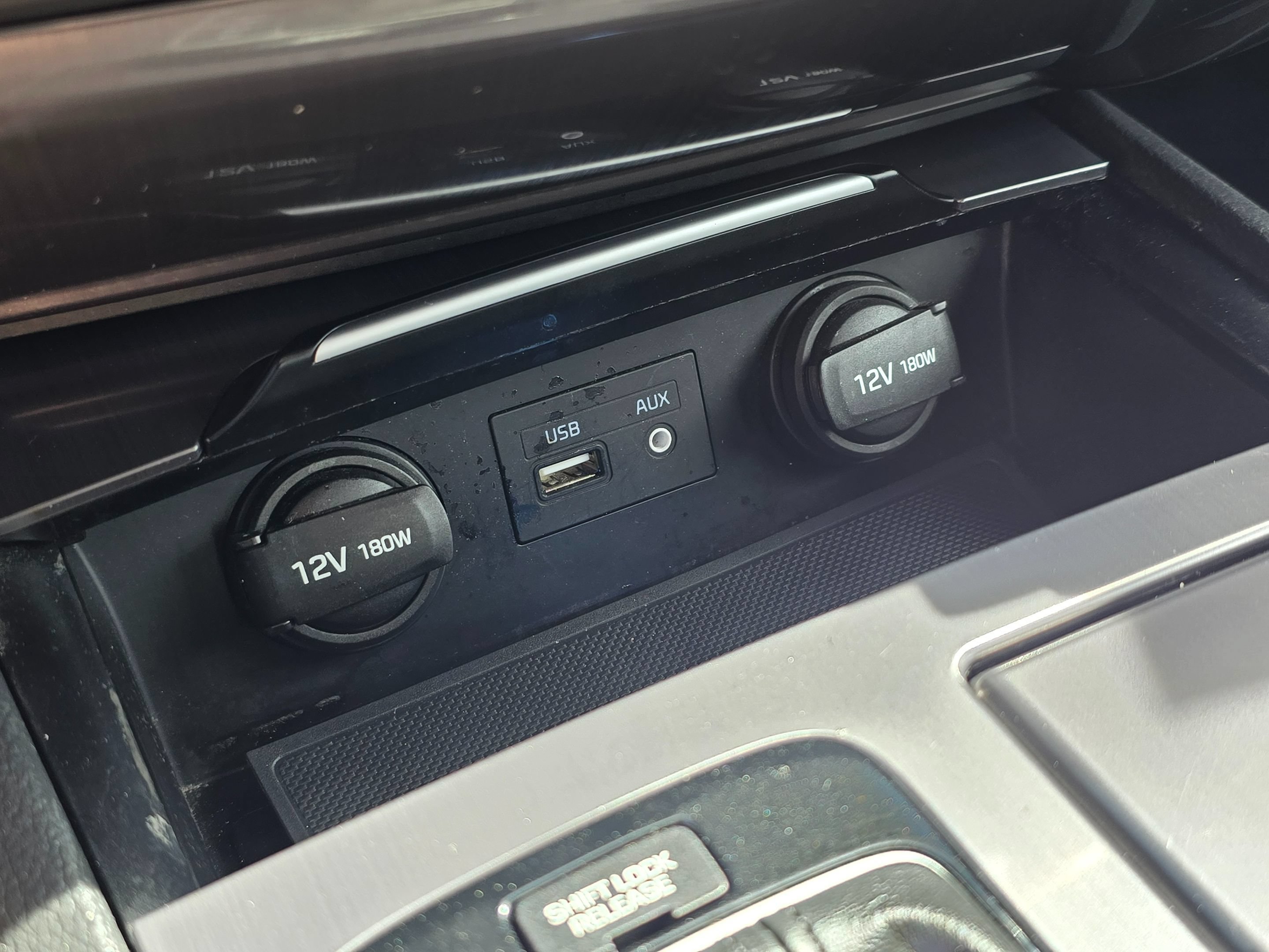 Used 2018 Genesis G80 3.8 image 31