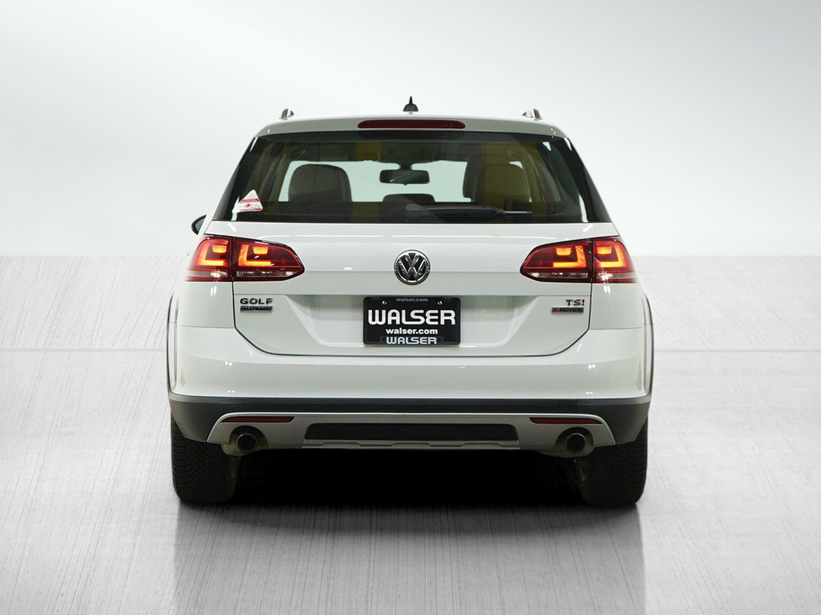 Used 2017 Volkswagen Golf Alltrack SE image 4