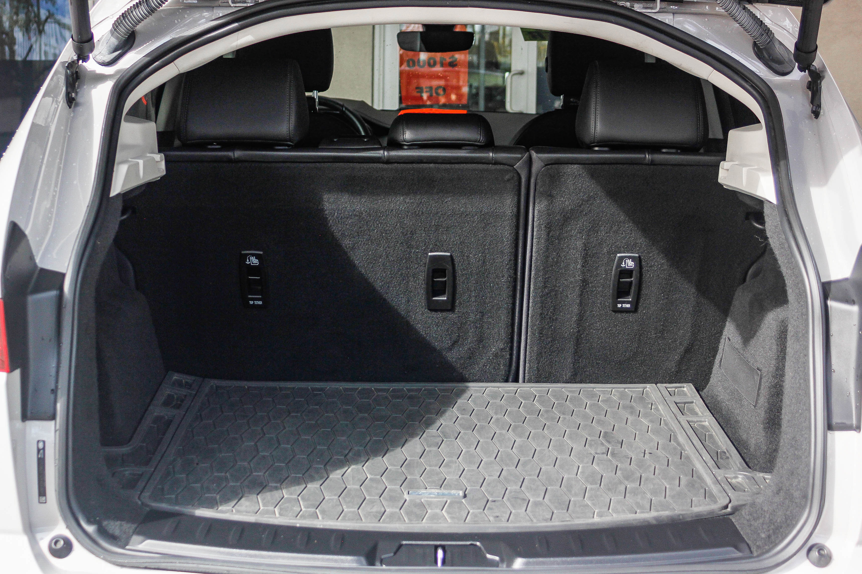 Used 2020 Jaguar E-PACE SE image 26