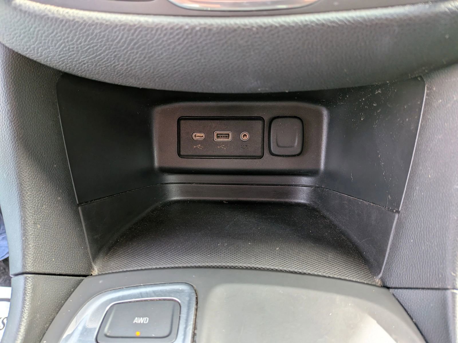 Used 2020 Chevrolet Equinox LT image 42