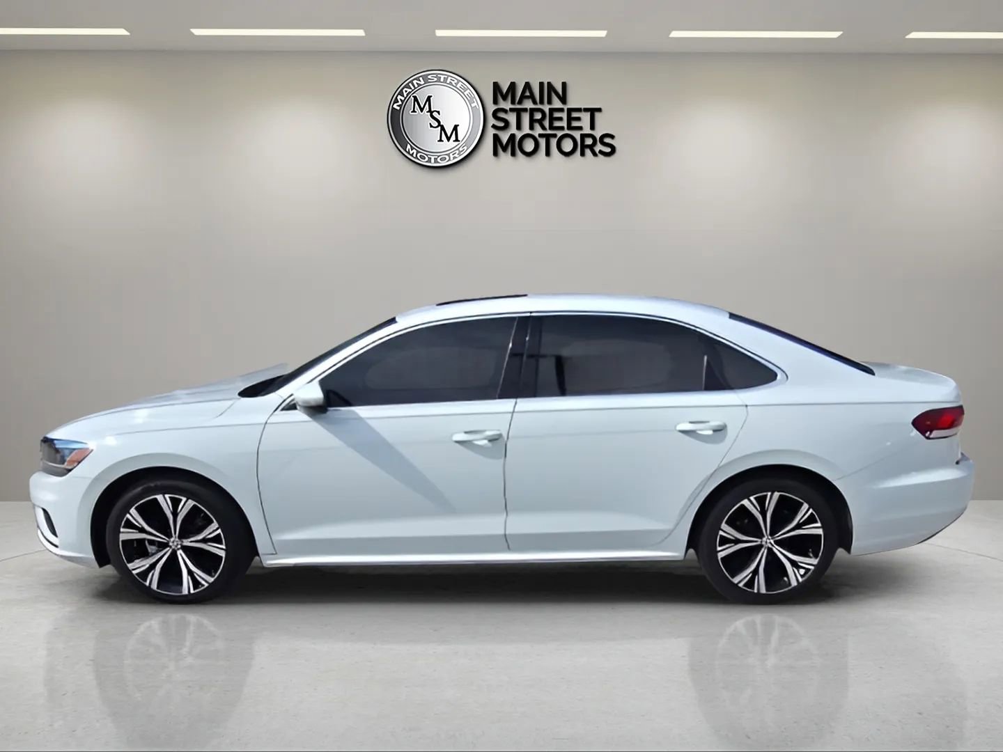 Used 2021 Volkswagen Passat 2.0T SE FWD image 2