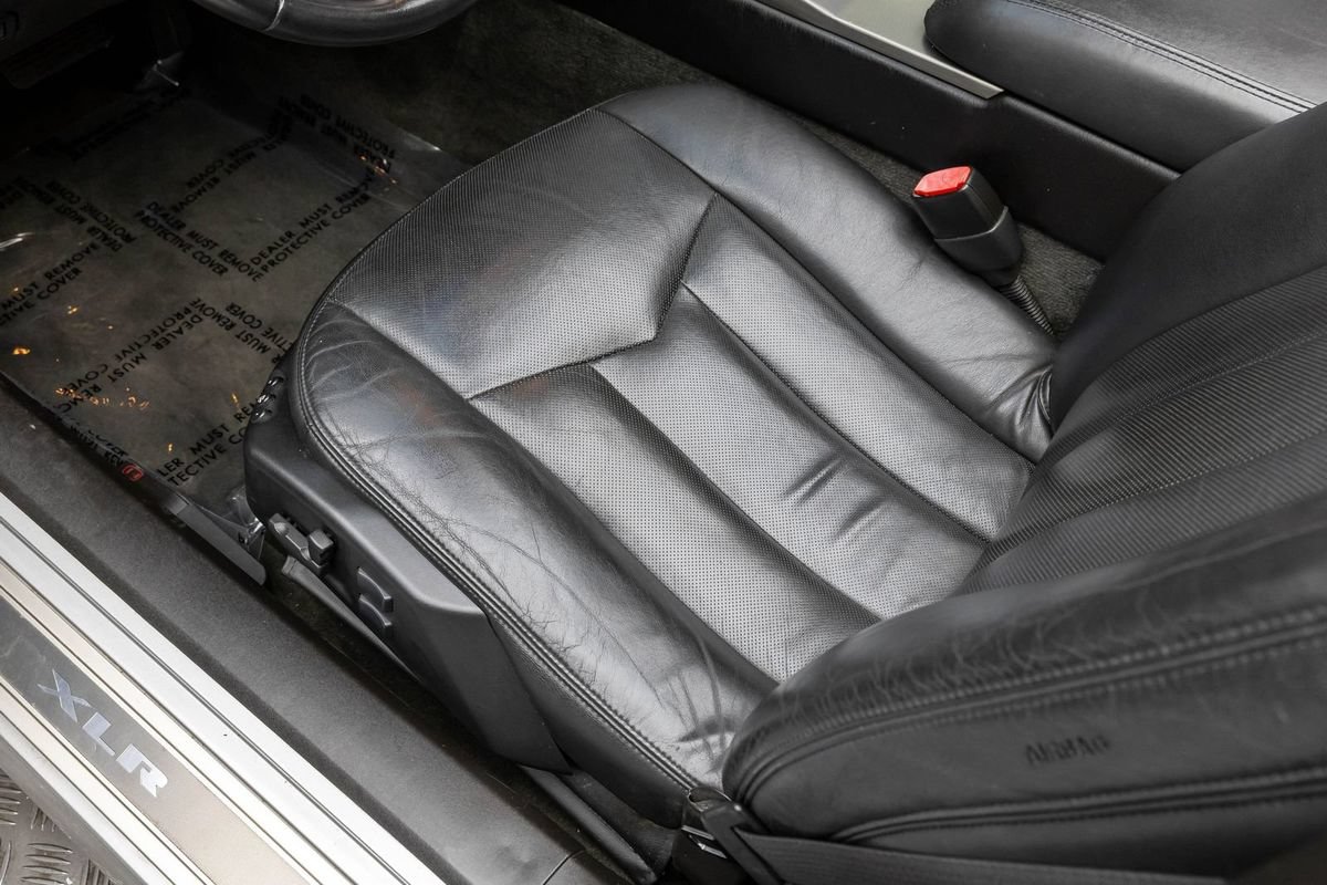 Used 2007 Cadillac XLR RWD image 37