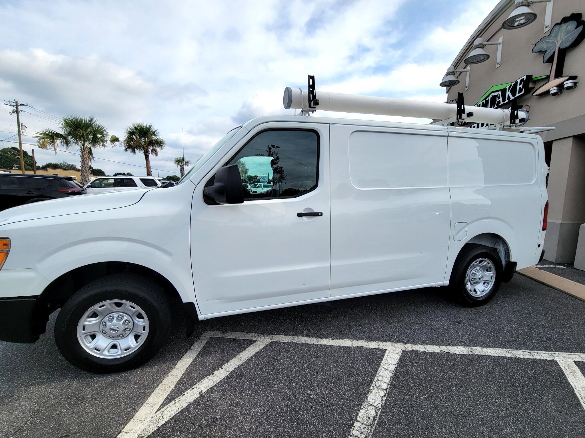 Used 2020 Nissan NV 2500 SV image 8