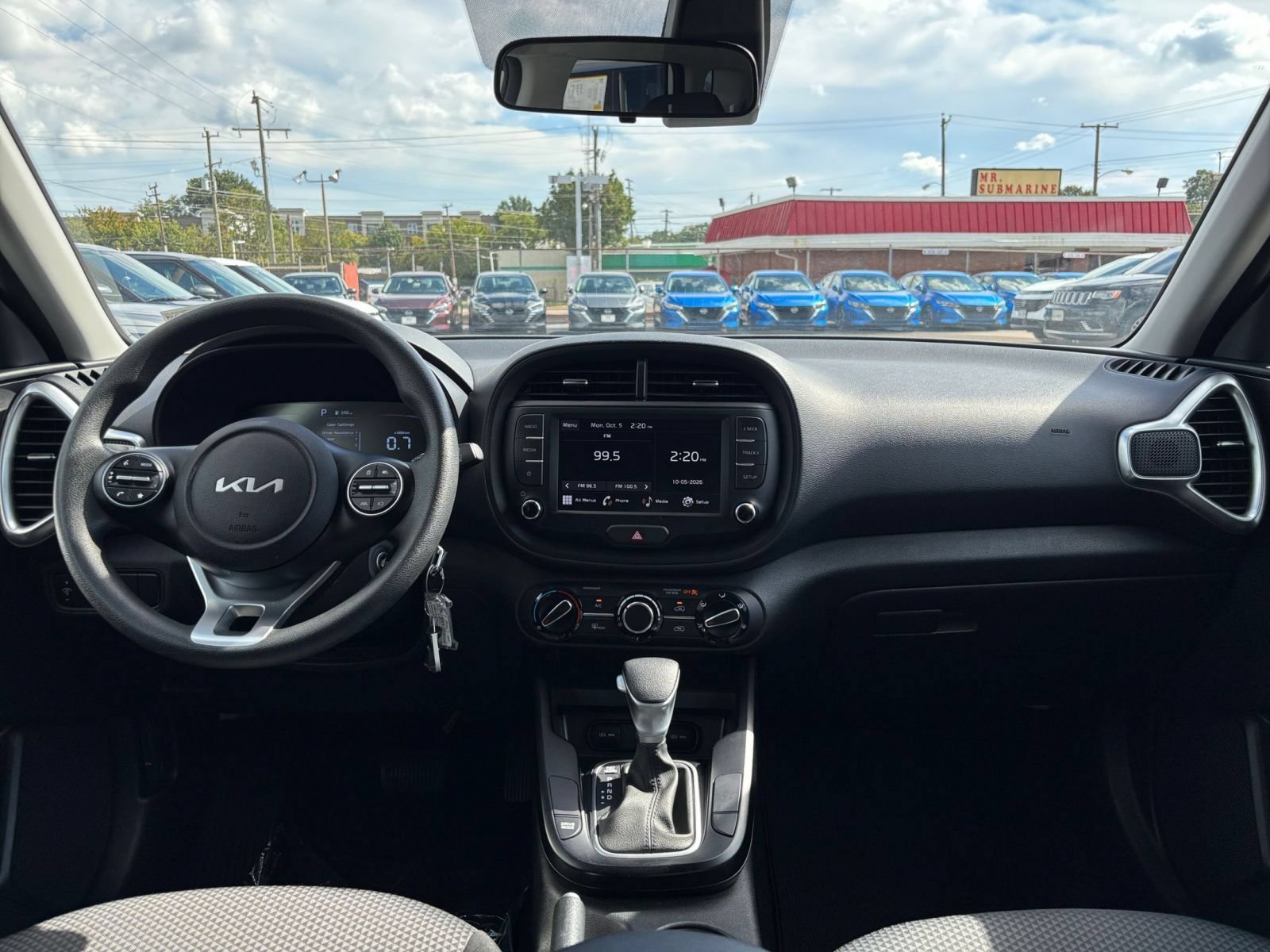 Used 2025 Kia Soul LX w/ LX Technology Package FWD image 30