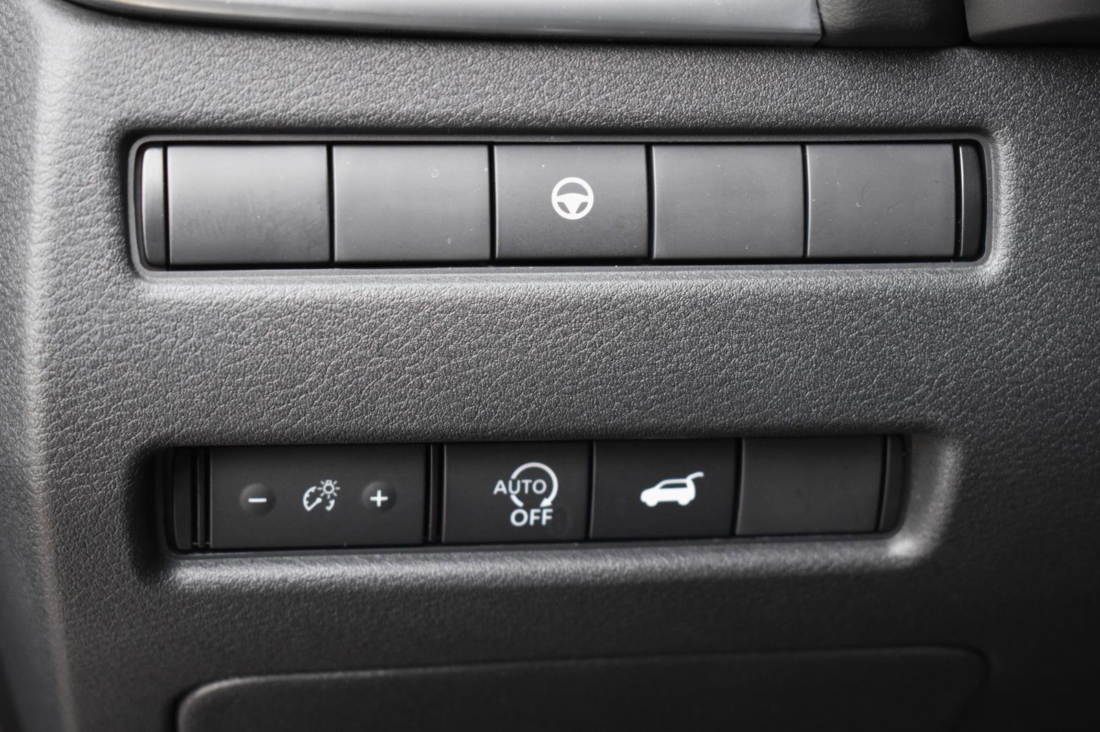 Used 2023 Nissan Rogue SL image 27