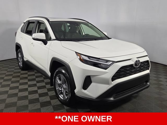 Used 2025 Toyota RAV4 XLE AWD/4WD image 6
