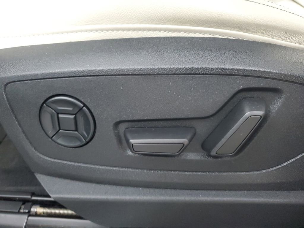Used 2024 Audi Q8 e-tron Premium Plus w/ Premium Plus Package image 20