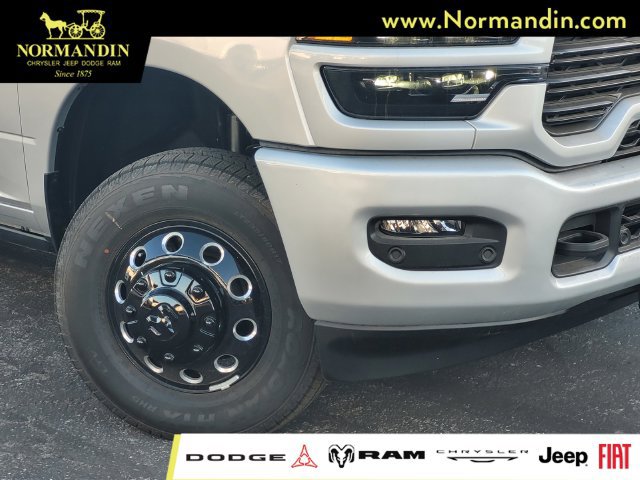 New 2026 RAM 3500 Laramie AWD/4WD image 3