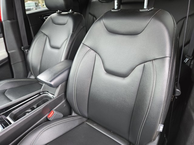 Used 2025 Jeep Compass Limited AWD/4WD image 15