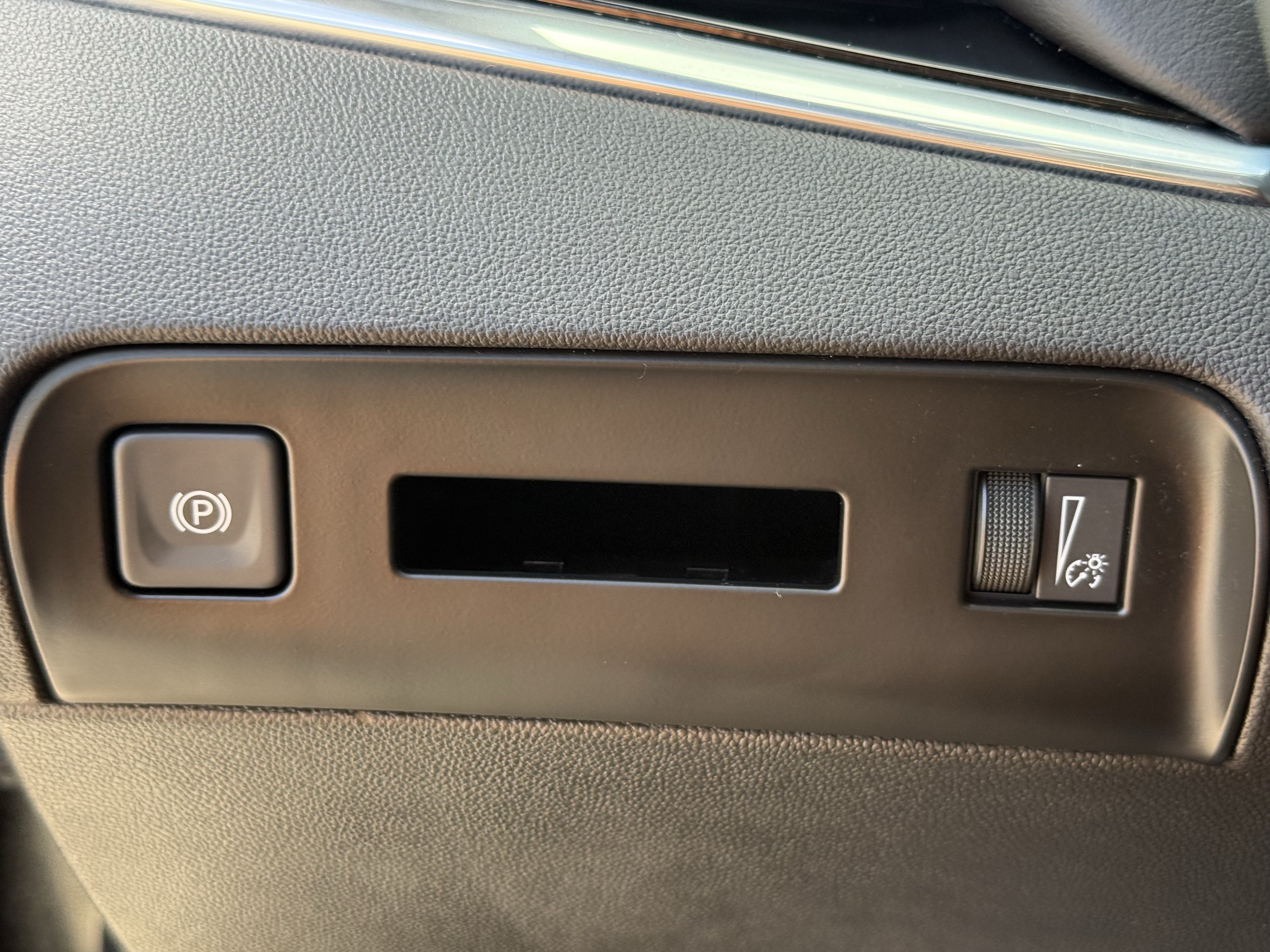 Used 2023 Buick Enclave Avenir w/ Avenir Technology Package FWD image 24