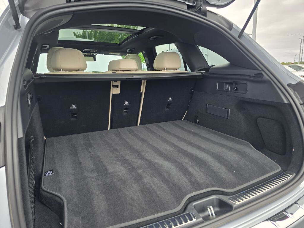 Used 2025 Mercedes-Benz GLC 350e 4MATIC image 21