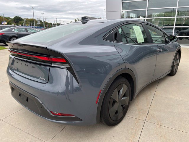 Used 2025 Toyota Prius LE FWD image 7