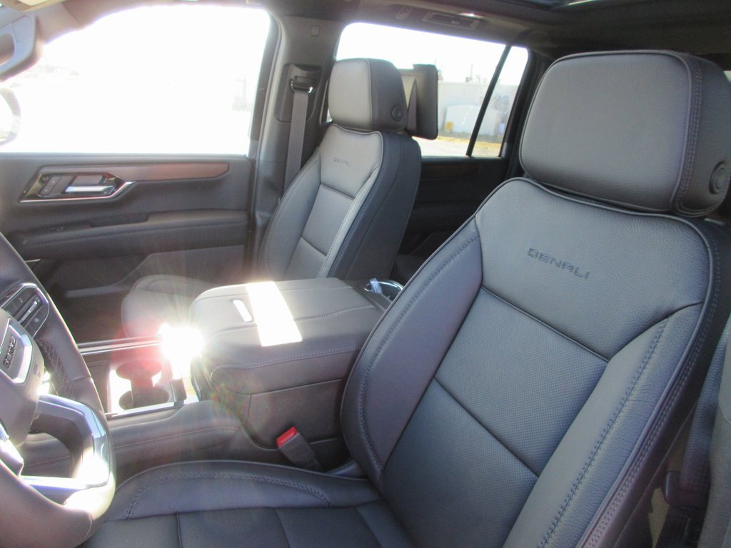 New 2026 GMC Yukon XL Denali w/ Denali Reserve Package image 12