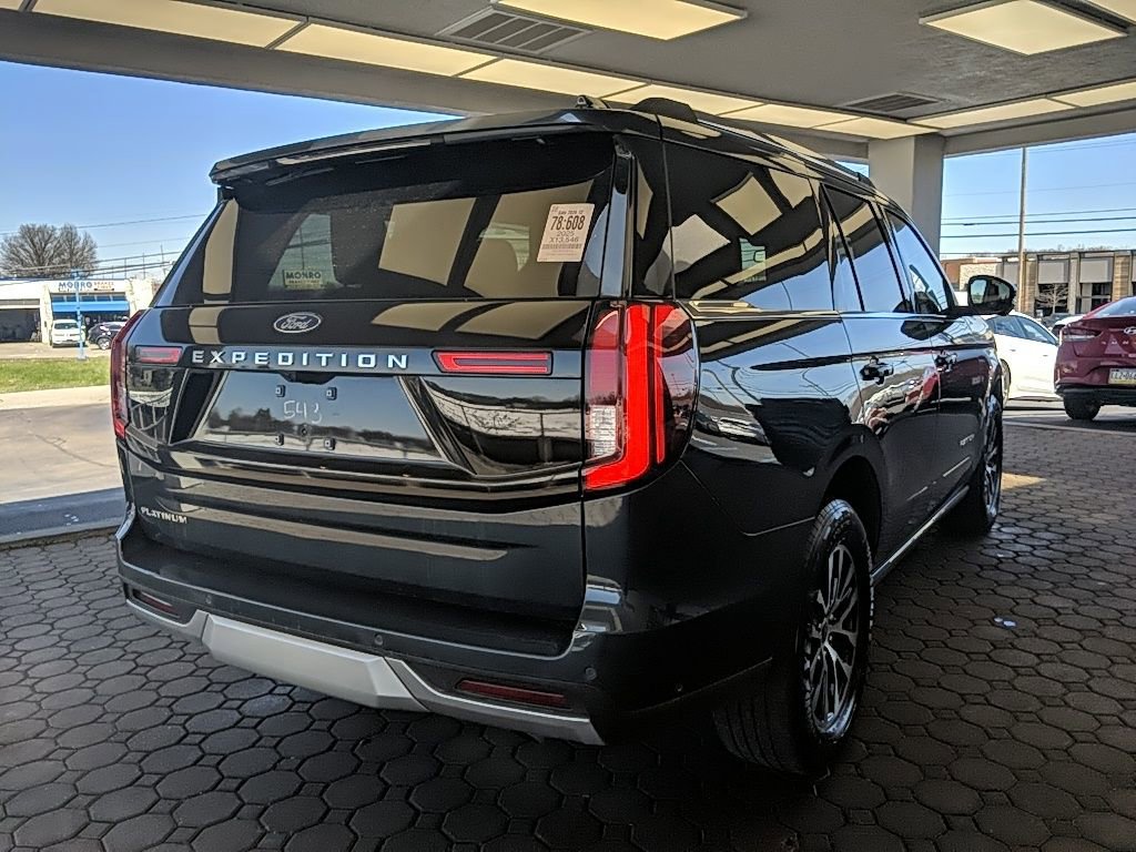 Used 2025 Ford Expedition Platinum image 6