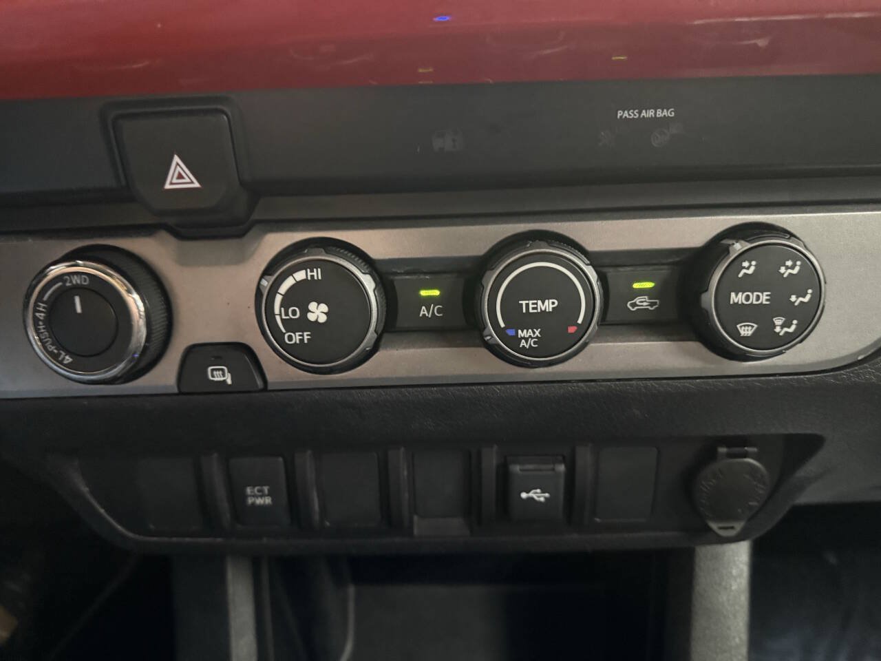 Used 2021 Toyota Tacoma SR AWD/4WD image 30