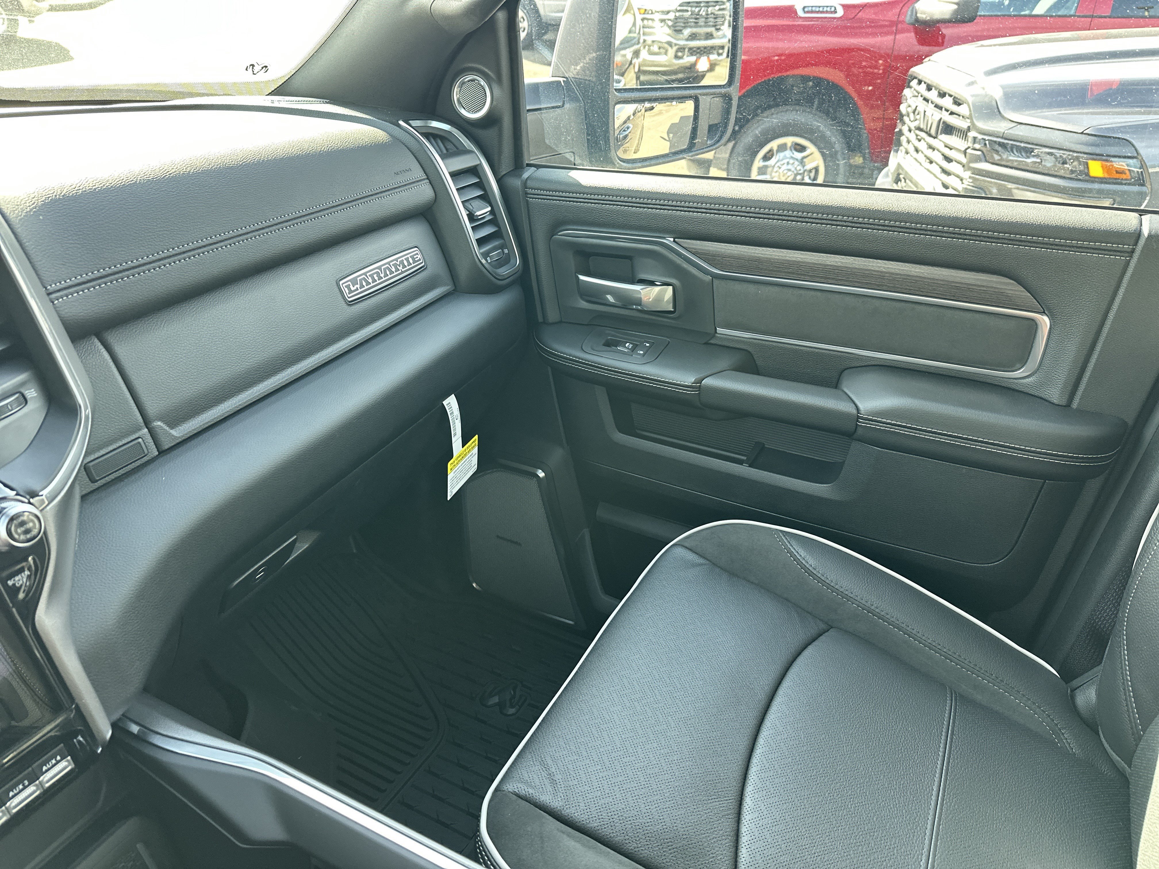 New 2026 RAM 3500 Laramie AWD/4WD image 24