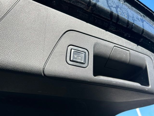 Used 2022 Buick Envision Essence w/ Technology Package I AWD/4WD image 23