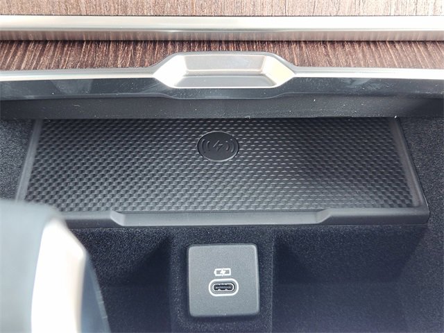 New 2025 Land Rover Range Rover SE image 14