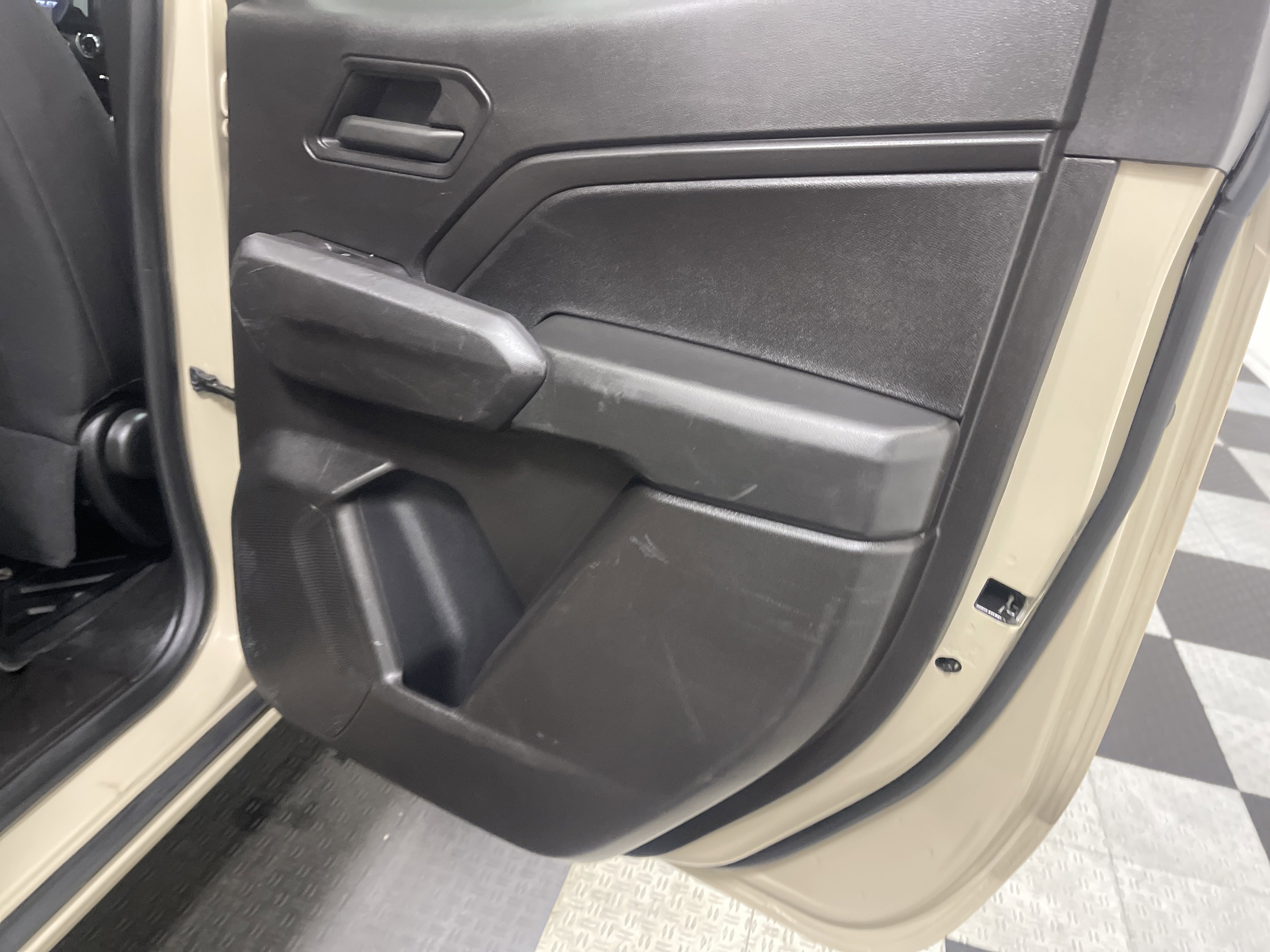 Used 2023 Chevrolet Colorado W/T image 18