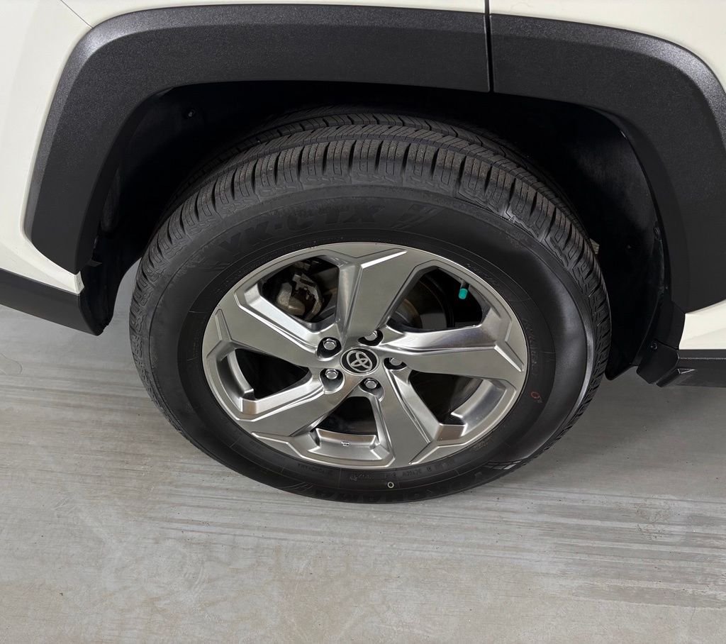 Used 2021 Toyota RAV4 XLE Premium AWD/4WD image 11
